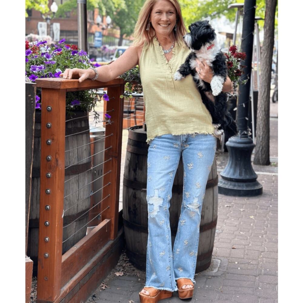 Driftwood Eva Light Wash Embroidered Floral Distressed Flare Jeans Women's 32